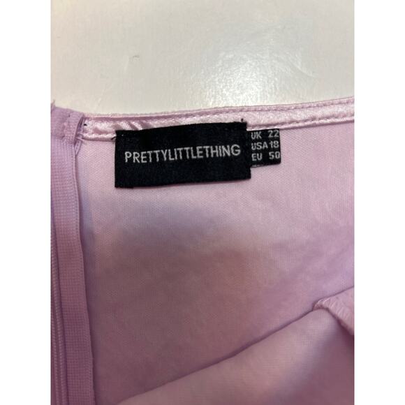 PRETTYLITTLETHING Plus Lilac Lace Cup Detail Bodycon Dress in Size 12 - Picture 8 of 8